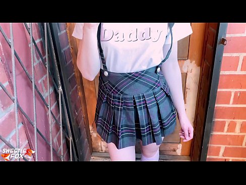 ❤️ Schoolgirl Sikini derinden Sucks ve sınıflar yerine sikikleri. Porno bizde ❌❤